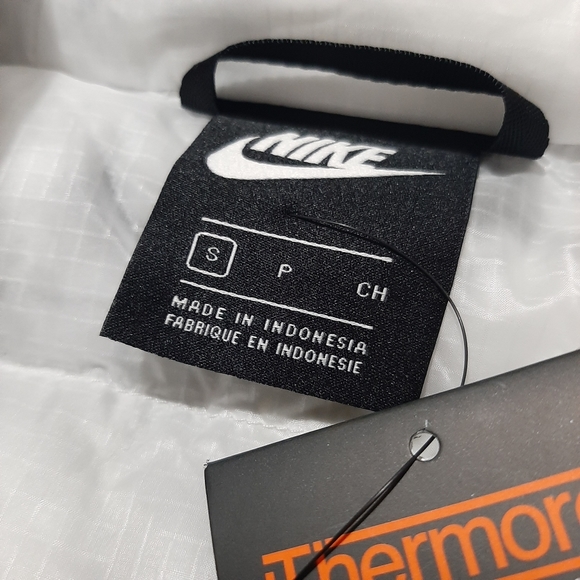 Nike Sportswear Windrunner Synthetic Fill jacket - Picture 10 of 10